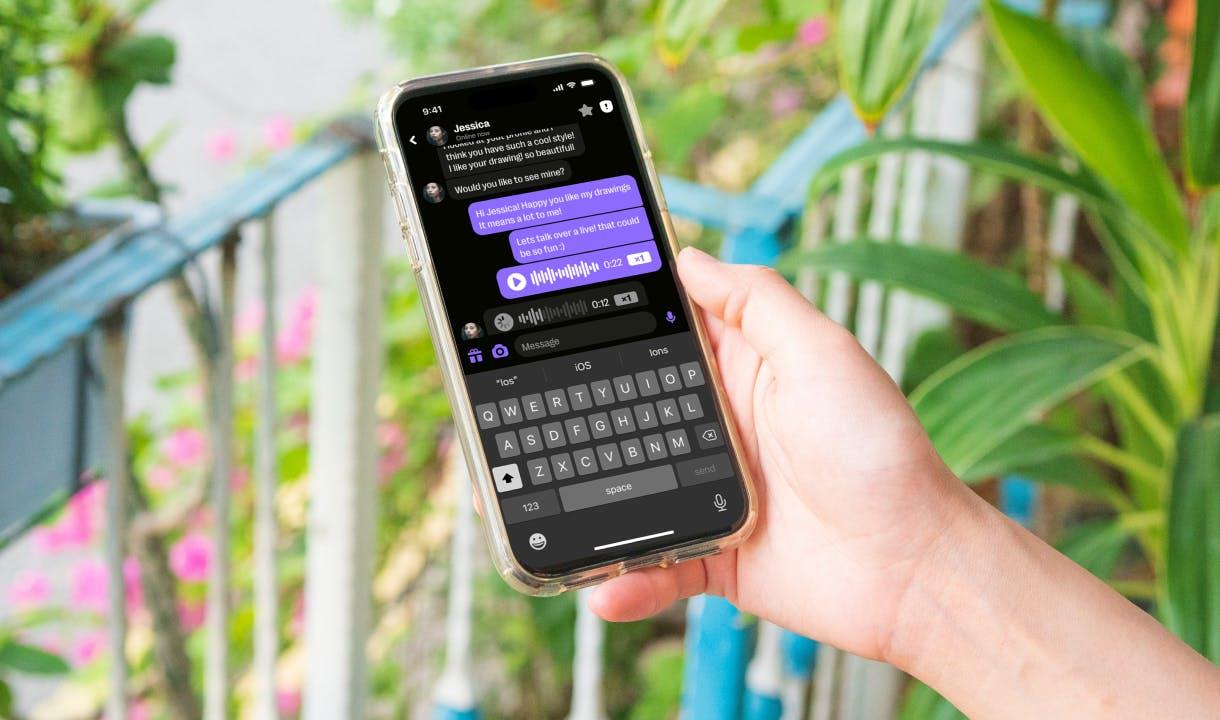 Imagen que muestra la nueva característica del producto Yubo, la nota de voz, en un teléfono.